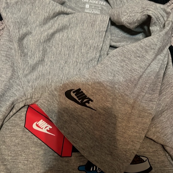 Nike Doghouse Tee, Size Large - Picture 3 of 4